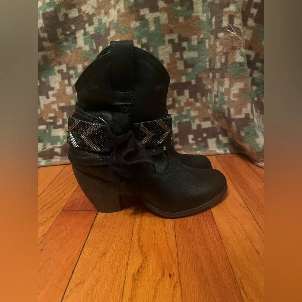 Cowboy Chic black booties size 9 - Picture 3 of 8